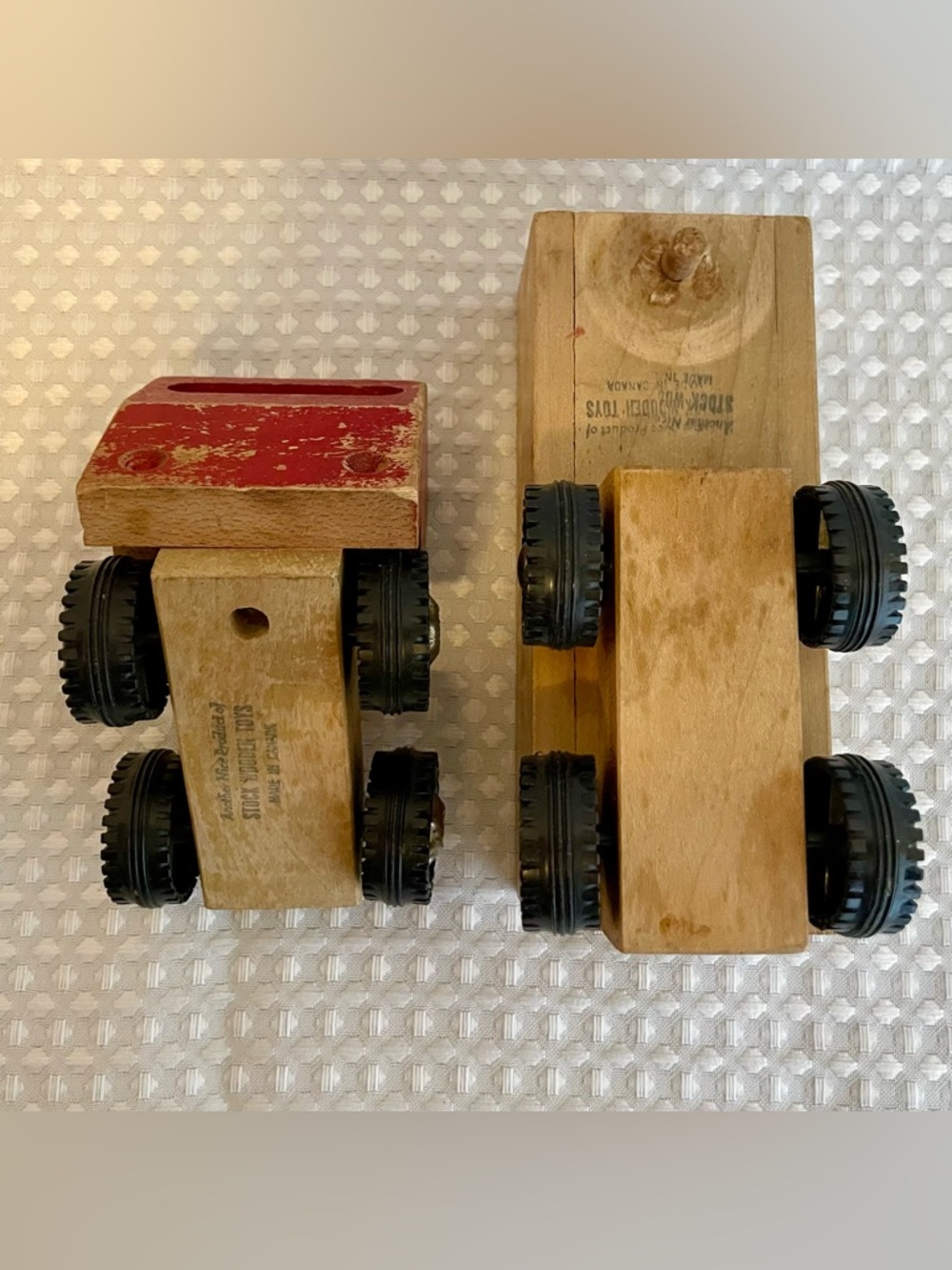 Vintage Stock Wooden Toys Red Semi Dump Truck Made In Canada Handcrafted #673 - Picture 7 of 8